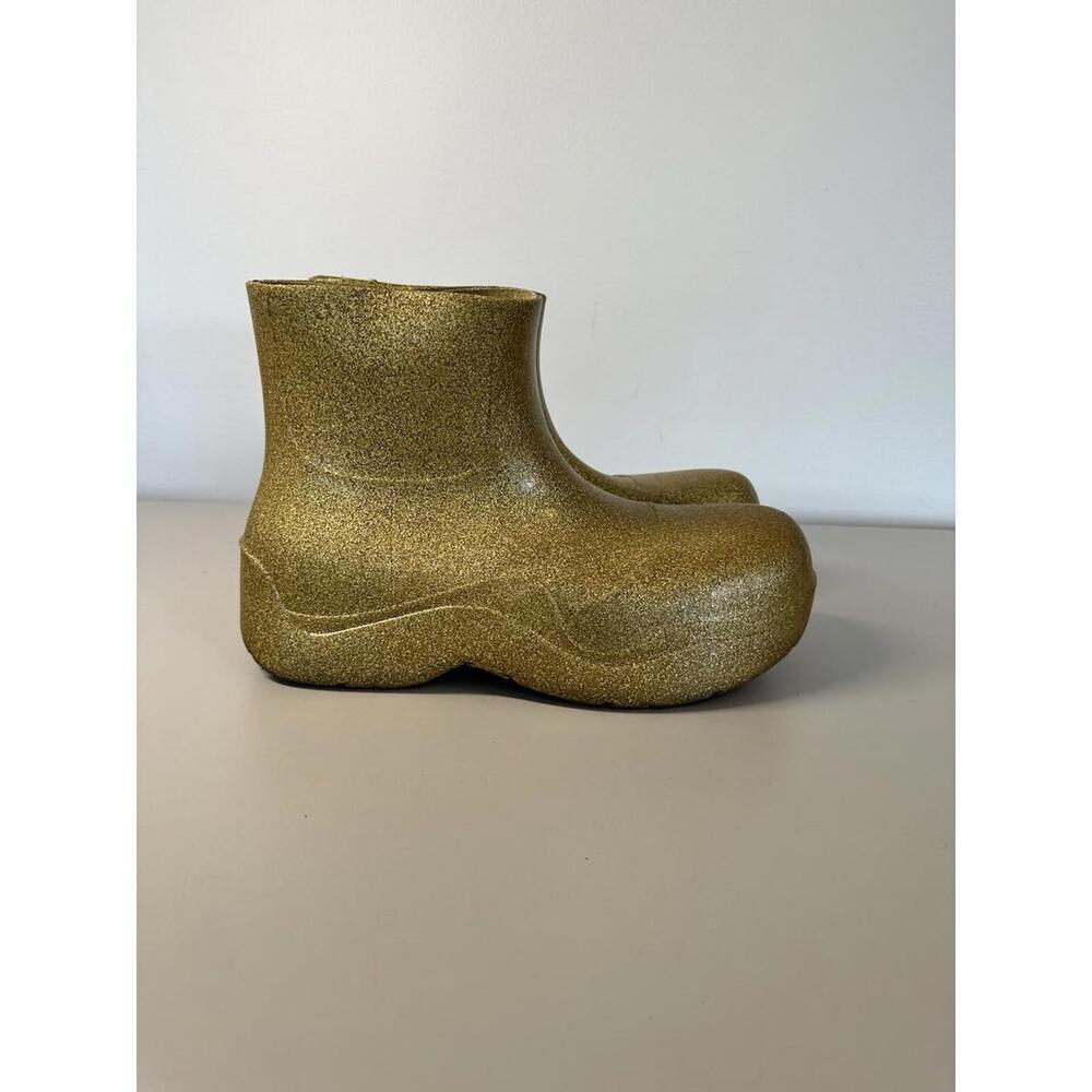Bottega veneta Men’s The Puddle Boot Rubber Ankle Boots Gold EUR 44